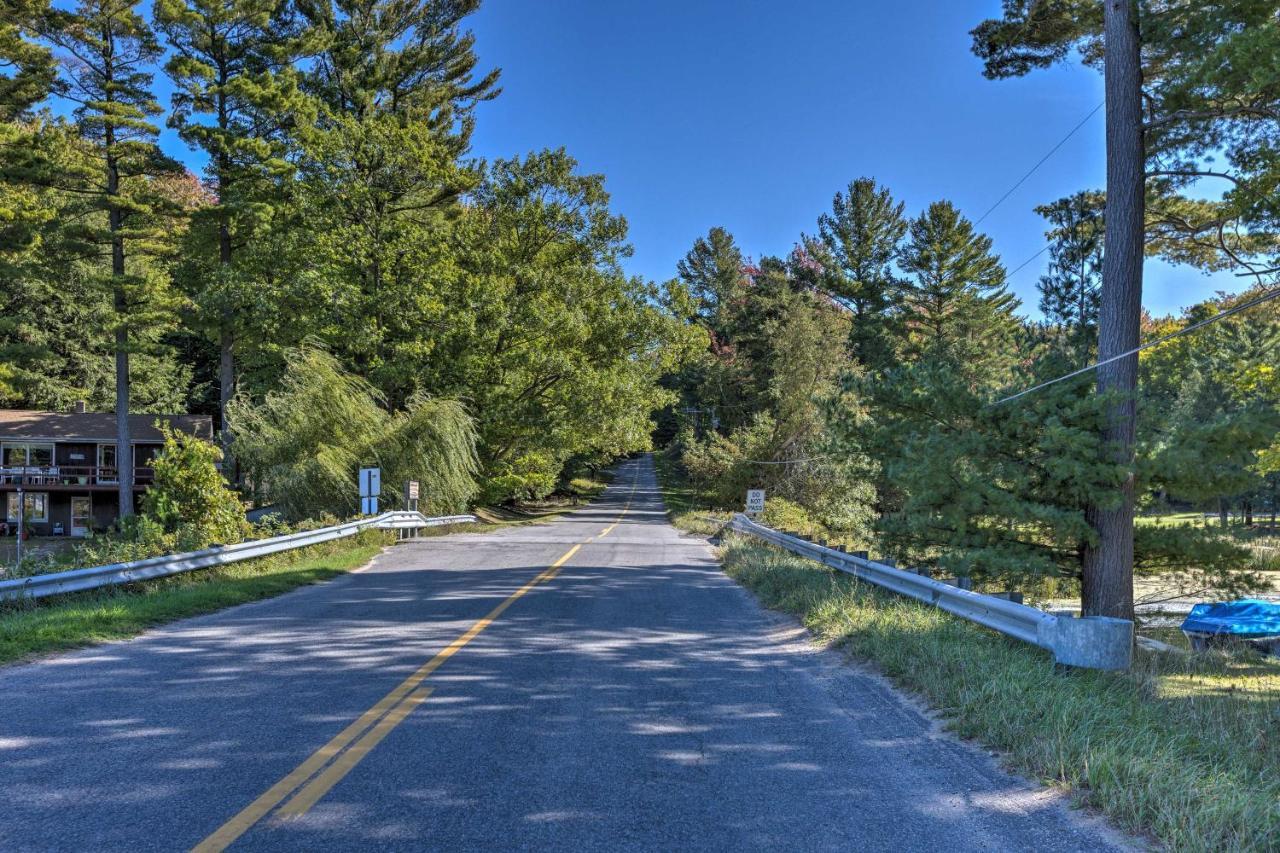 Lakefront Ludington Retreat With Kayaks And Fire Pit! Villa Luaran gambar